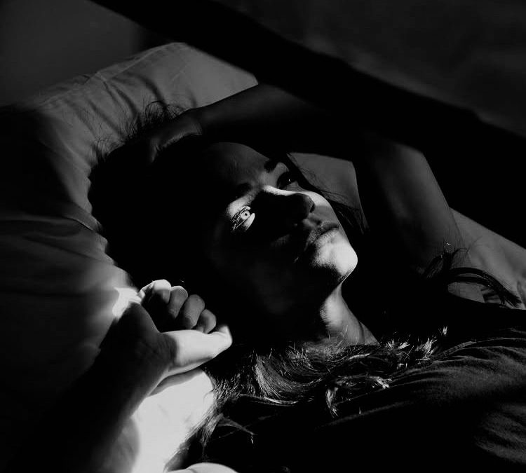 EL COSTE PSICOLÓGICO DE PERMANECER DONDE YA NO ENCAJAS