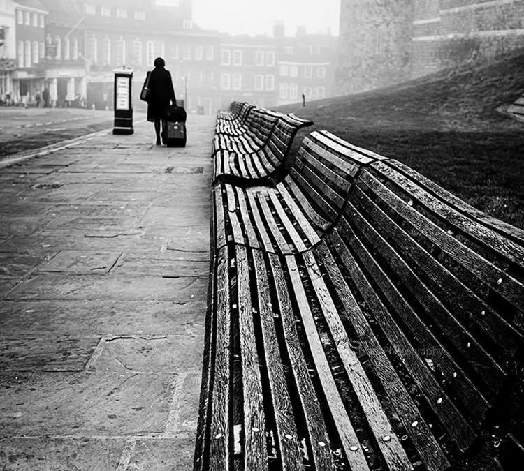 “EL HOGAR NO ES DONDE NACISTE. EL HOGAR ES DONDE CESAN TODOS TUS INTENTOS DE FUGA”