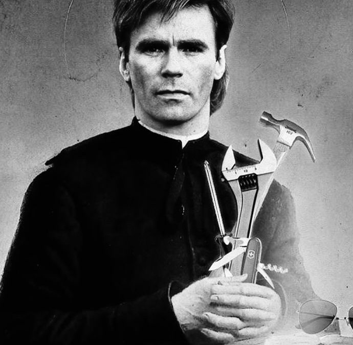 EL EMPLEADO NAVAJA SUIZA