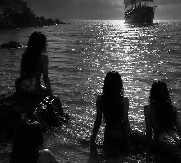 EL CANTO DE LAS SIRENAS: NO CONFÍES EN TU YO DEL FUTURO